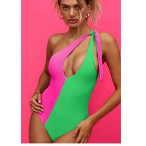 New Free People x Beach Riot Nia One-Piece Swimsuit $168 MEDIUM Pink/Green